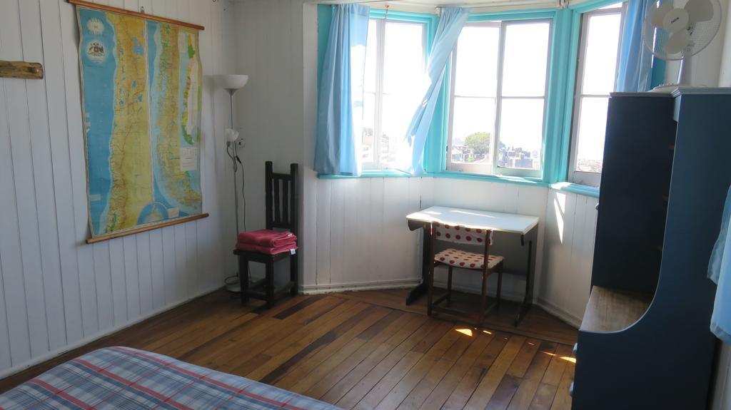 וואלפאראיסו Hostal Faro Azul מראה חיצוני תמונה