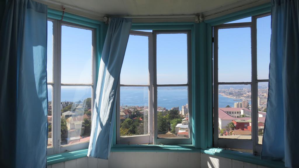 וואלפאראיסו Hostal Faro Azul מראה חיצוני תמונה